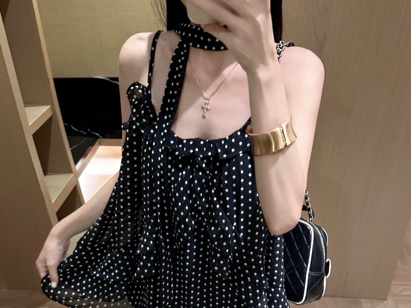 망사 네리 수 있습니다. 조정 어깨끈 도트 무늬 프릴 캐미솔 행침 목 레이스업 쉬폰 톱 상세 이미지 16