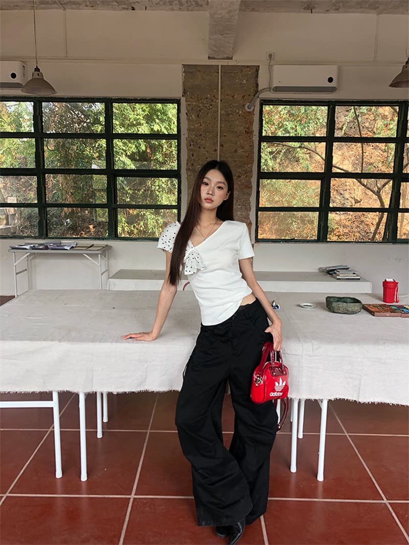 반팔 티셔츠 여성 여름 새로운 폭발 화이트 몸매 가꾸기 핫걸 디자인 센스 오프숄더 비스듬한 어깨 Chic 맨위 상세 이미지 9