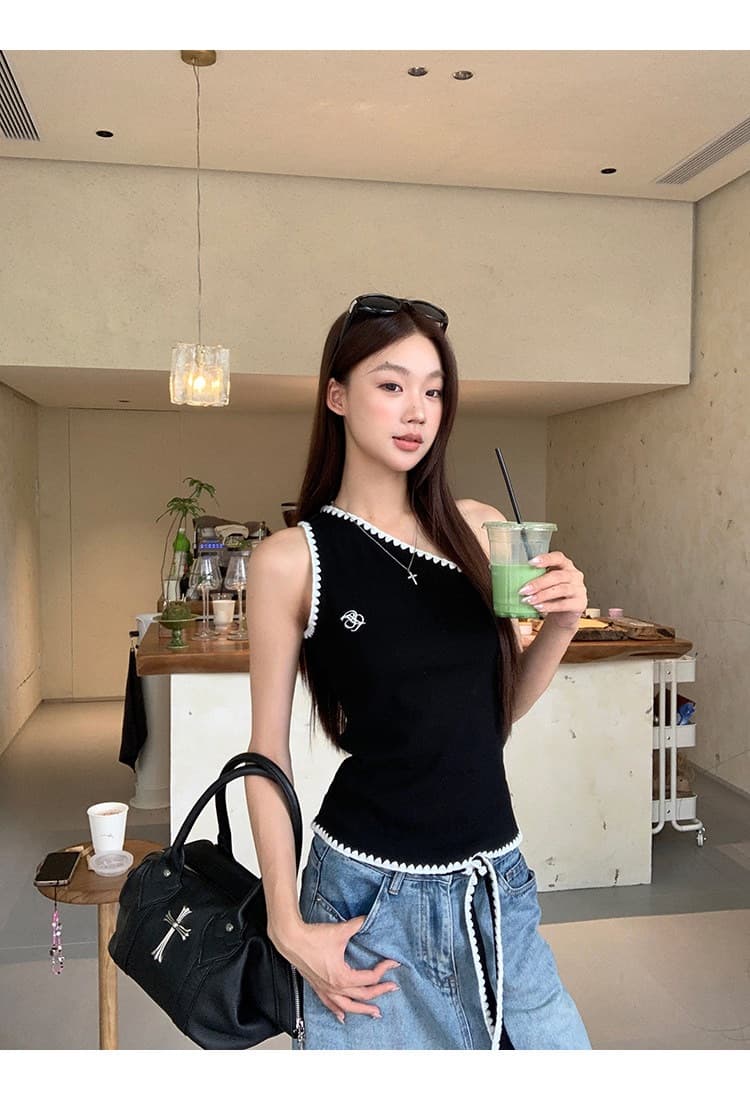 와 사고 방식 캐미솔 여름 외출용 검정색 몸매 가꾸기 디자인 센스 오프숄더 비스듬한 어깨 민소매 맨위 상세 이미지 11