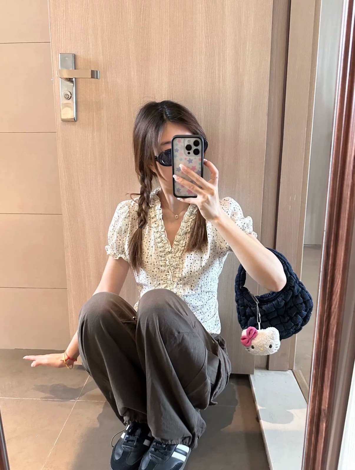 프랑스식 부드러운 꽃무늬 프린트 물 용해 프릴 V넥 여성 셔츠 슬림해 보이는 쇼트 스타일 캐주얼 새로운 다용도 맨위 상세 이미지 9