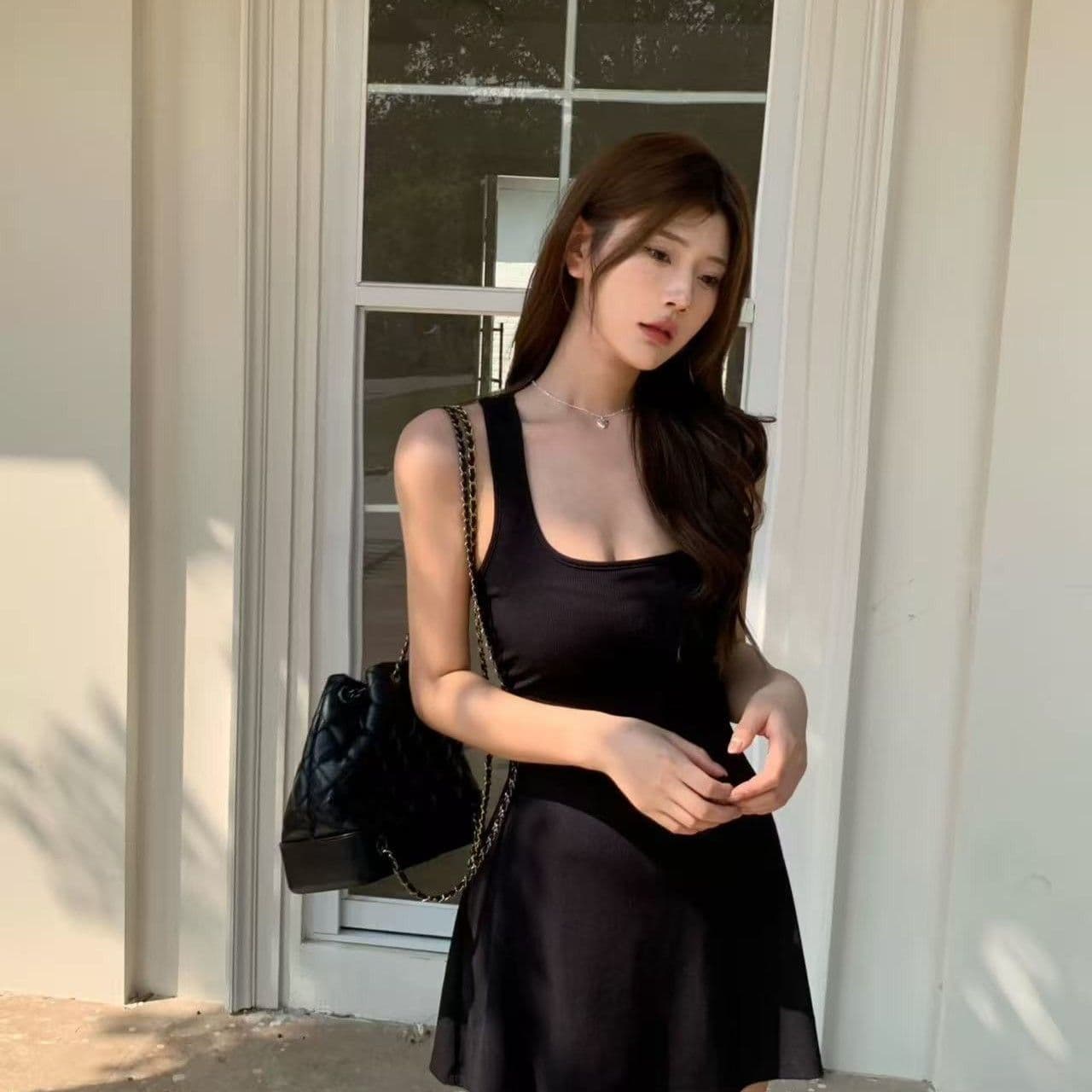 달콤한 매운맛 바람 2026 섹시함 백리스 슬립 여성 드레스 여름 검정색 몸매 가꾸기 A라인 스커트 작은 키 짧은 치마 이미지 5