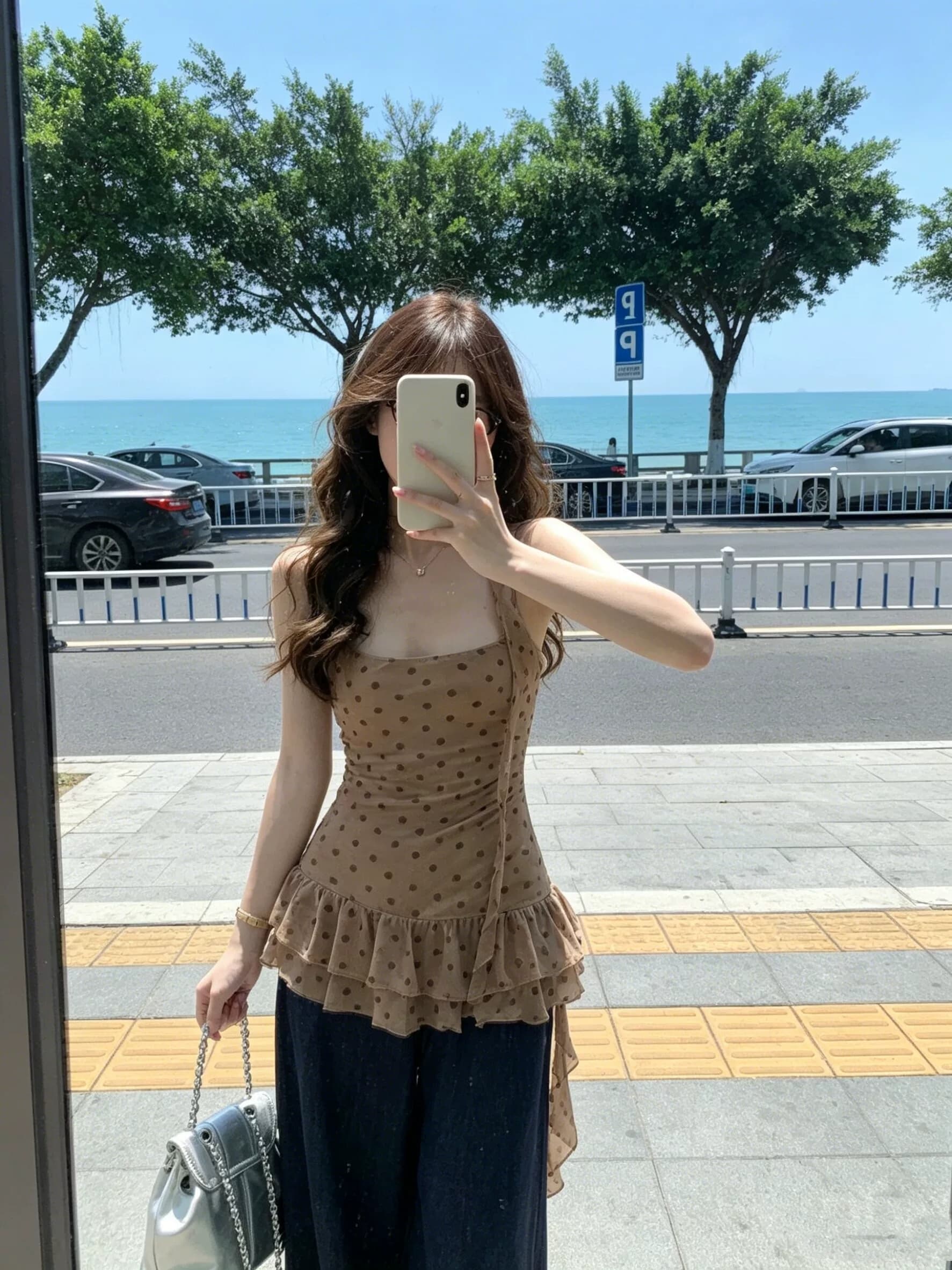 순수한 욕망 핫걸 도트 무늬 프릴 캐미솔 2026 여름 새로운 불규칙 품격 리본 맨위 트렌디