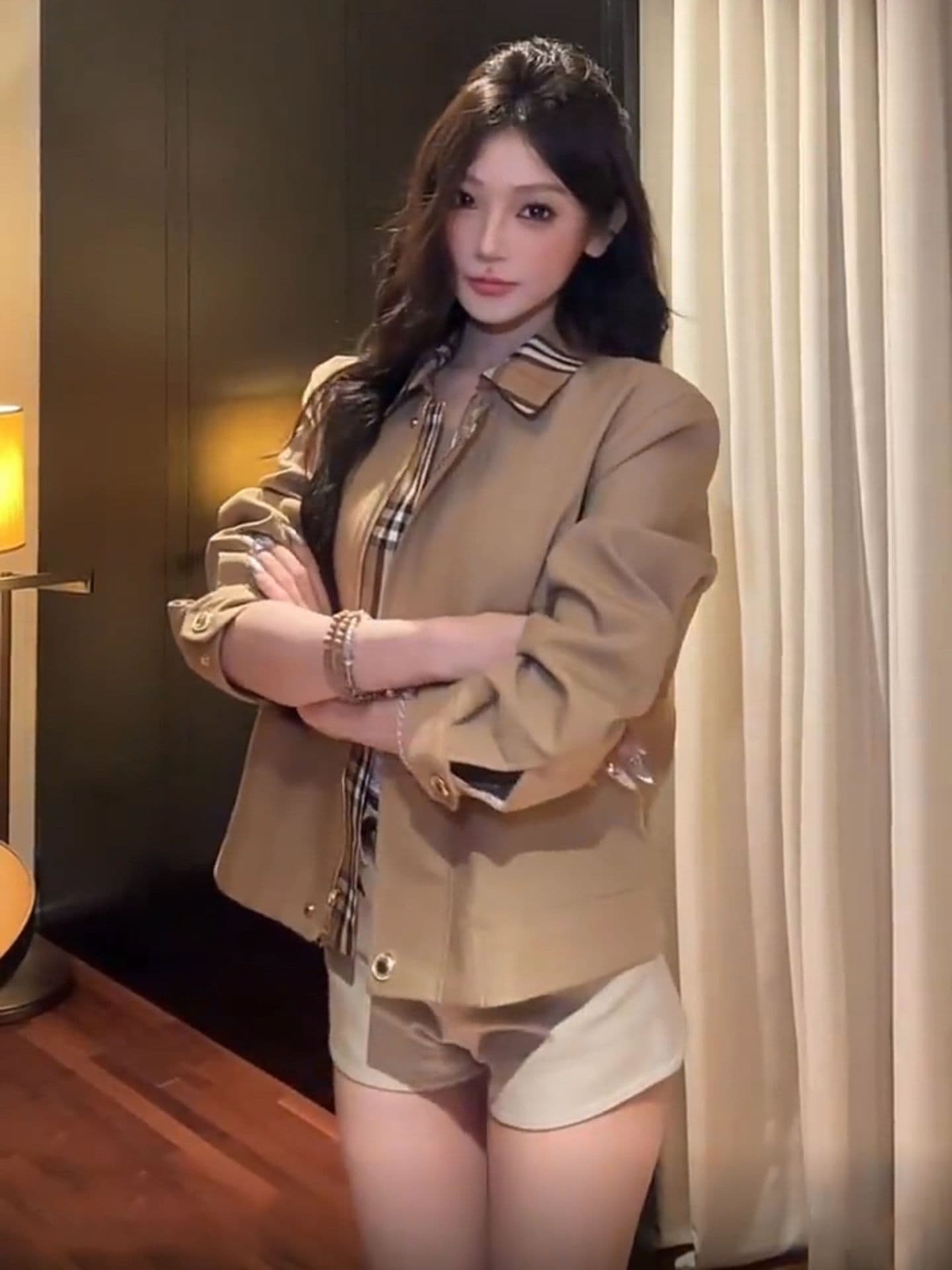가을 레트로 카키 색 여성 코트 2025 새로운 체크무늬 바람막이 재킷 쇼트 스타일 작은 키 맨위 봄과 가을 이미지 3