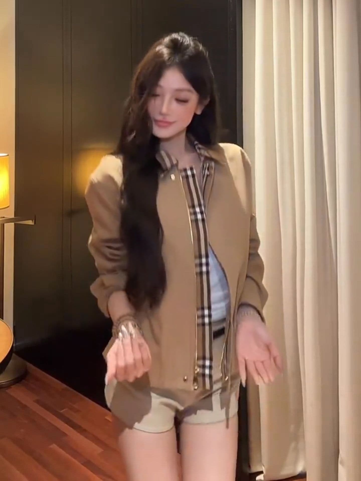 가을 레트로 카키 색 여성 코트 2025 새로운 체크무늬 바람막이 재킷 쇼트 스타일 작은 키 맨위 봄과 가을 상세 이미지 6
