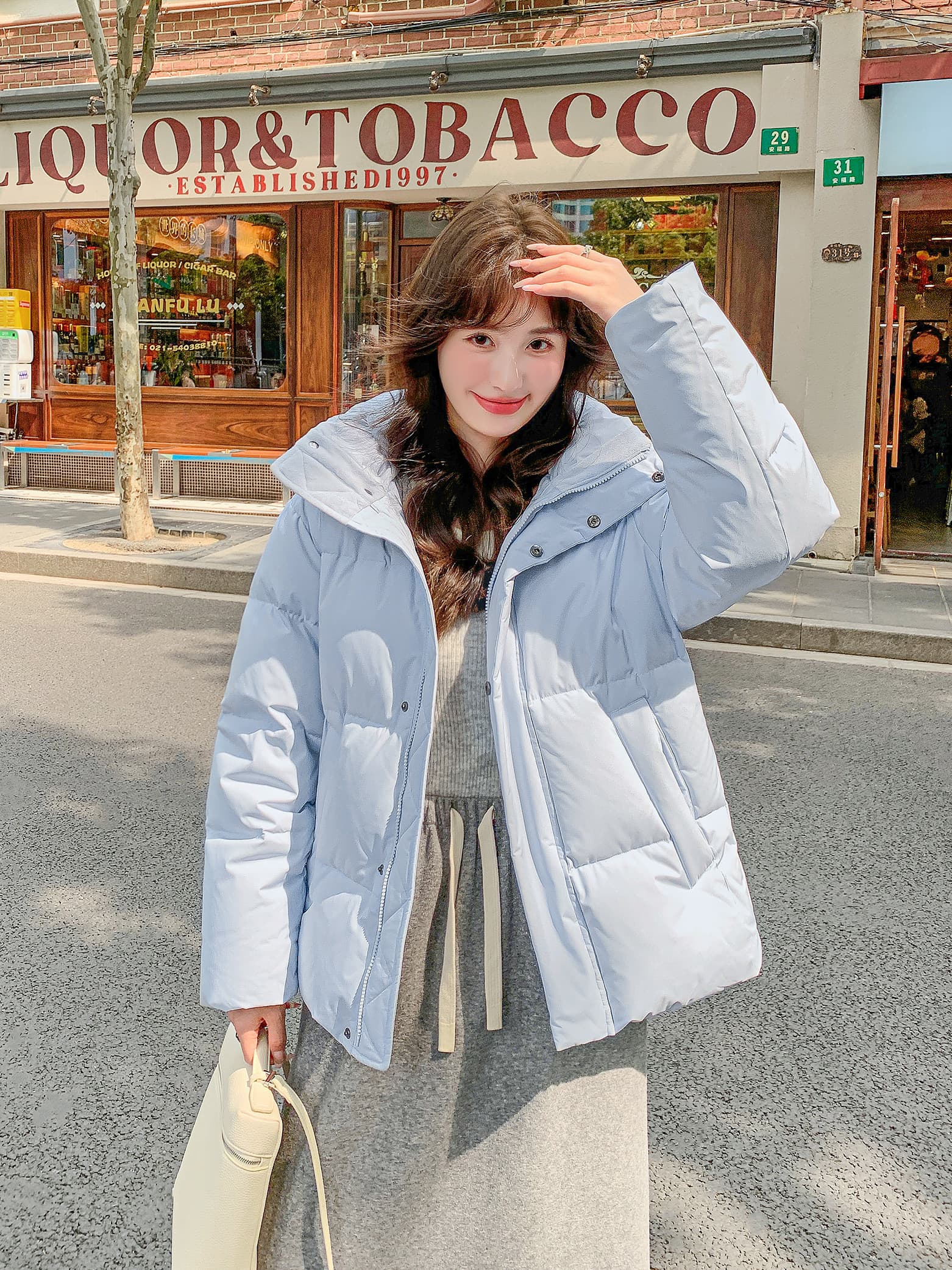 화이트 덕 다운 화이트 질질 끌게 하다 미들 플레이 쇼트 스타일 다운 재킷 여성 2026 년 새로운 한국 스타일 루즈핏 두꺼운 보온 겨울 재킷 이미지 5