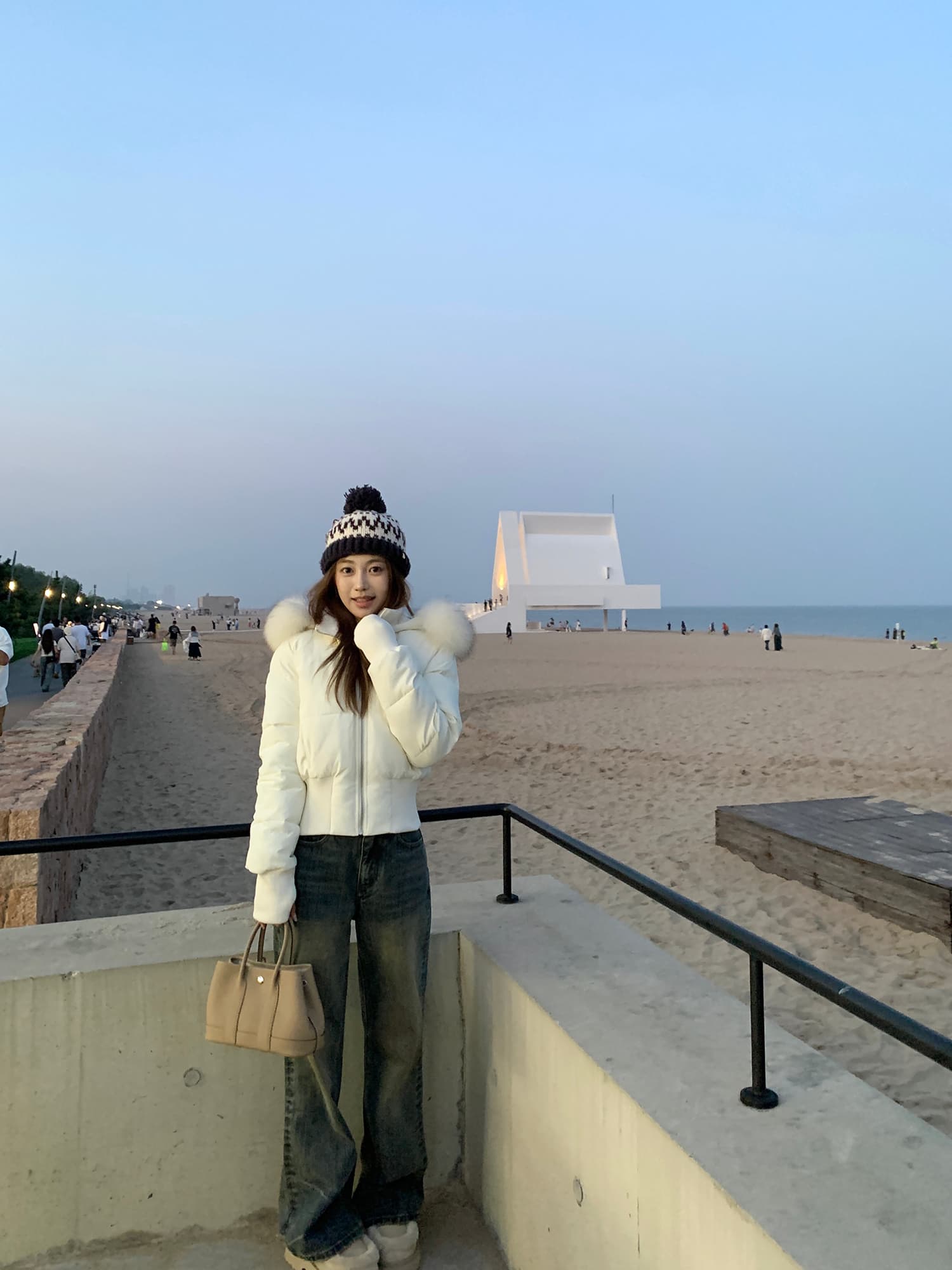 90 새로운 국가 표준 화이트 덕 다운 주 제 1 eeone 한 여성 일기 수 있습니다. 철거 리얼 모피 칼라 플러시 내피 허리 수축 다운 재킷 이미지 3