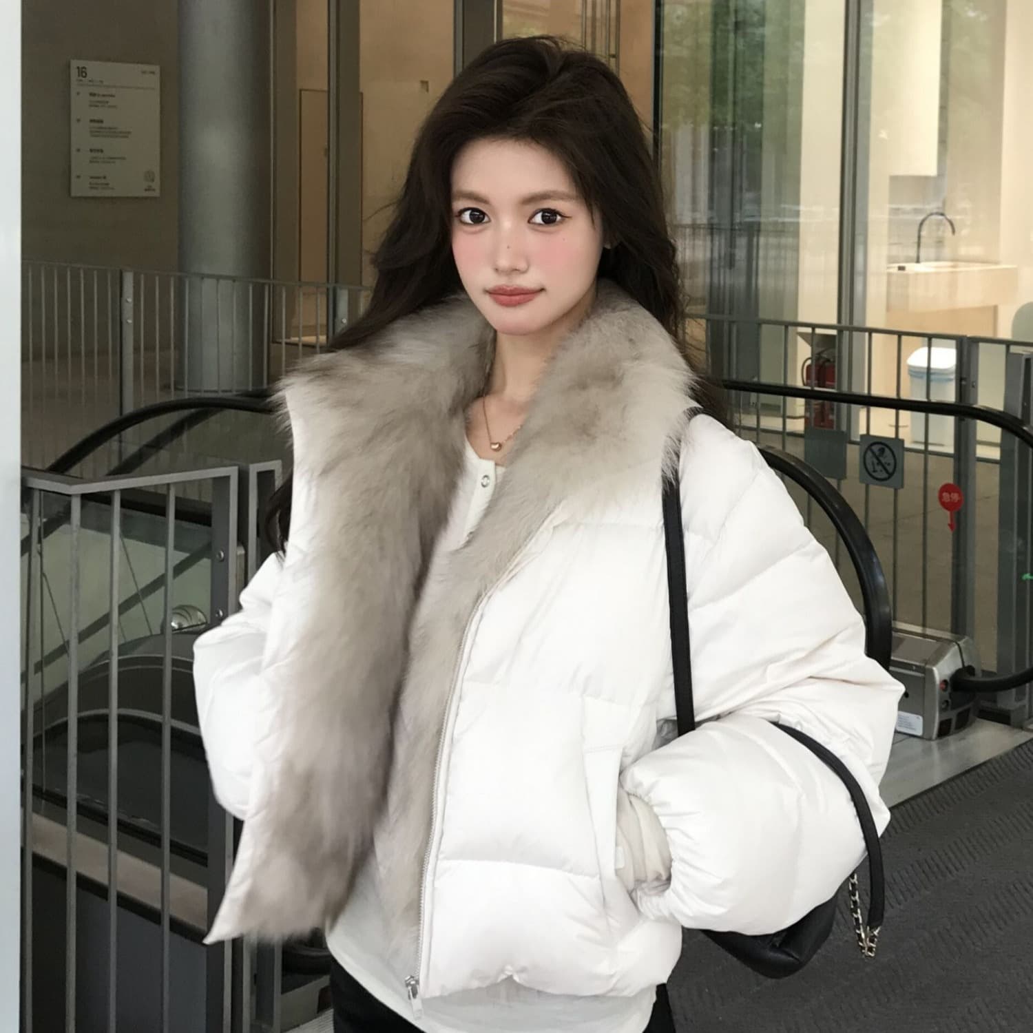 학원 패치워크 쇼트 스타일 아래 면화 의류 여성 모방 여우 모피 칼라 루즈핏 두꺼운 작은 키 한국 스타일 빵 외투 이미지 2