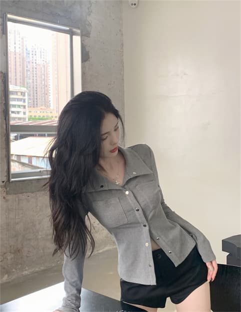 2026 가을 니트 긴 소매 셔츠 디자인 센스 작은 대중 POLO 칼라 순수한 욕망 품격 몸매 가꾸기 슬림해 보이는 맨위 상세 이미지 2