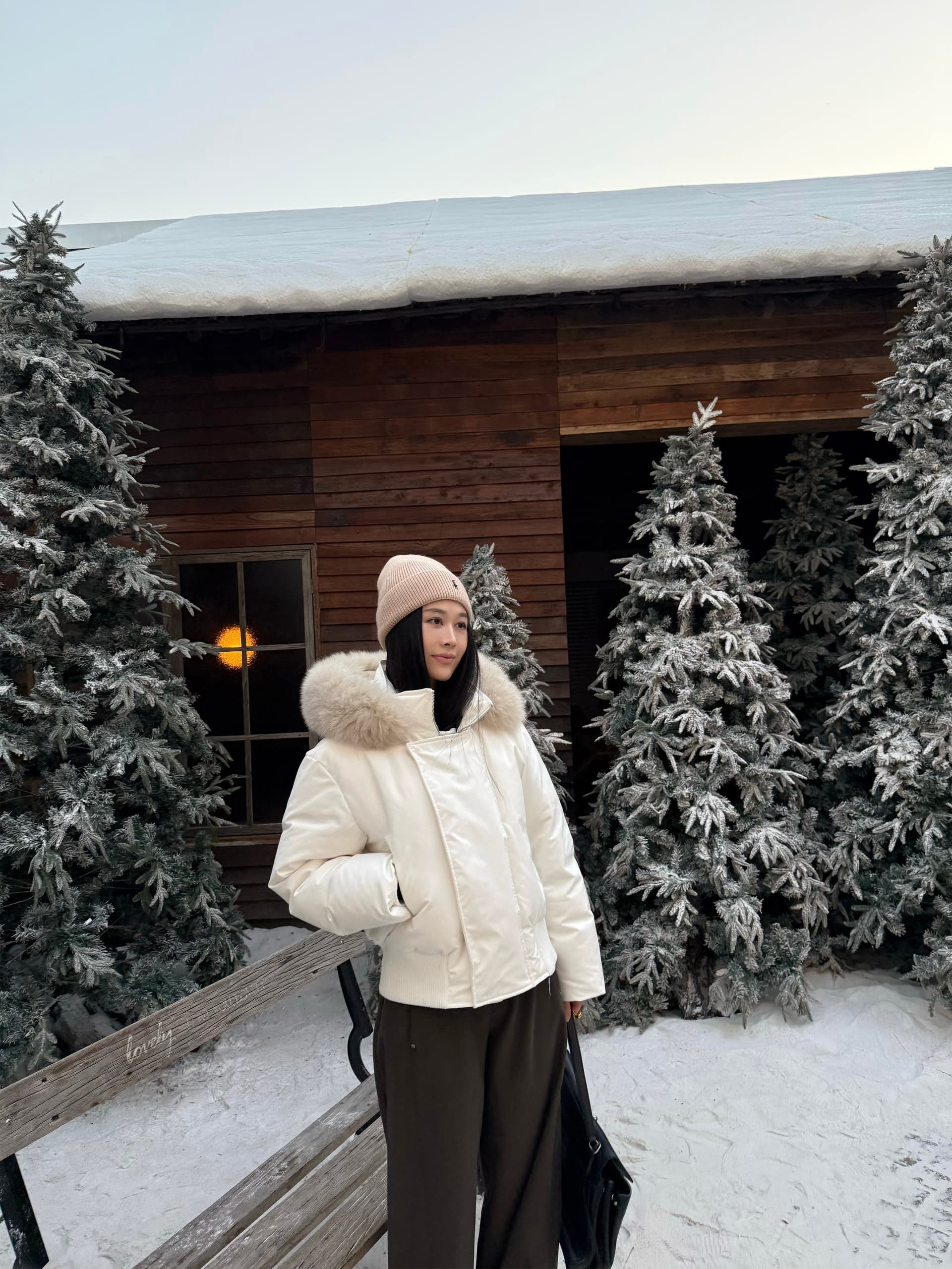 주 淼 zhoumiao 파일럿 블루 여우 모피 칼라 후드 쇼트 스타일 다운 코튼 외투 여성 겨울 이미지 3