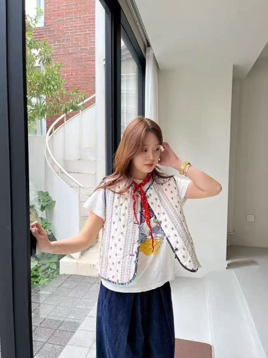 한국 동대문 가을 겨울 26 새로운 라운드 넥 싱글 줄 버튼 배색 꽃무늬 솜을 넣은 조끼 베스트 이미지 4