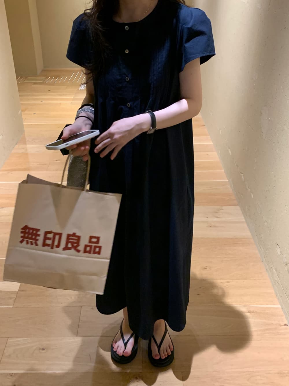 chic 여름 얇은 스타일 스트레이트 루즈핏 표지 고기 순면 프랑스식 거품 소매 플리츠 라운드 넥 드레스 상세 이미지 10