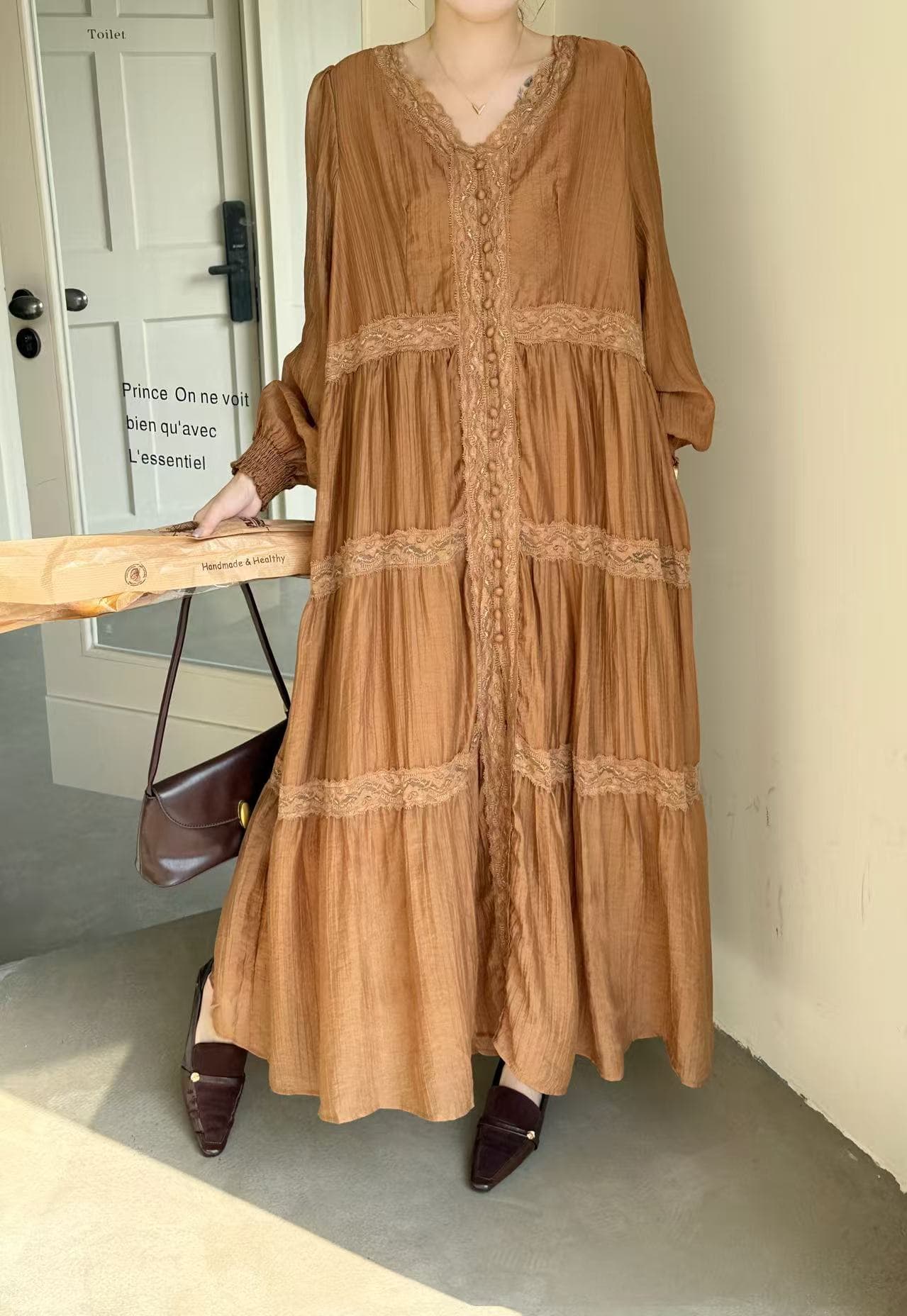 실사 부드러운 바람 여성 드레스 프랑스식 고급 센스 우아함 V넥 레이스 조각 싱글 줄 버튼 롱 스커트 상세 이미지 15