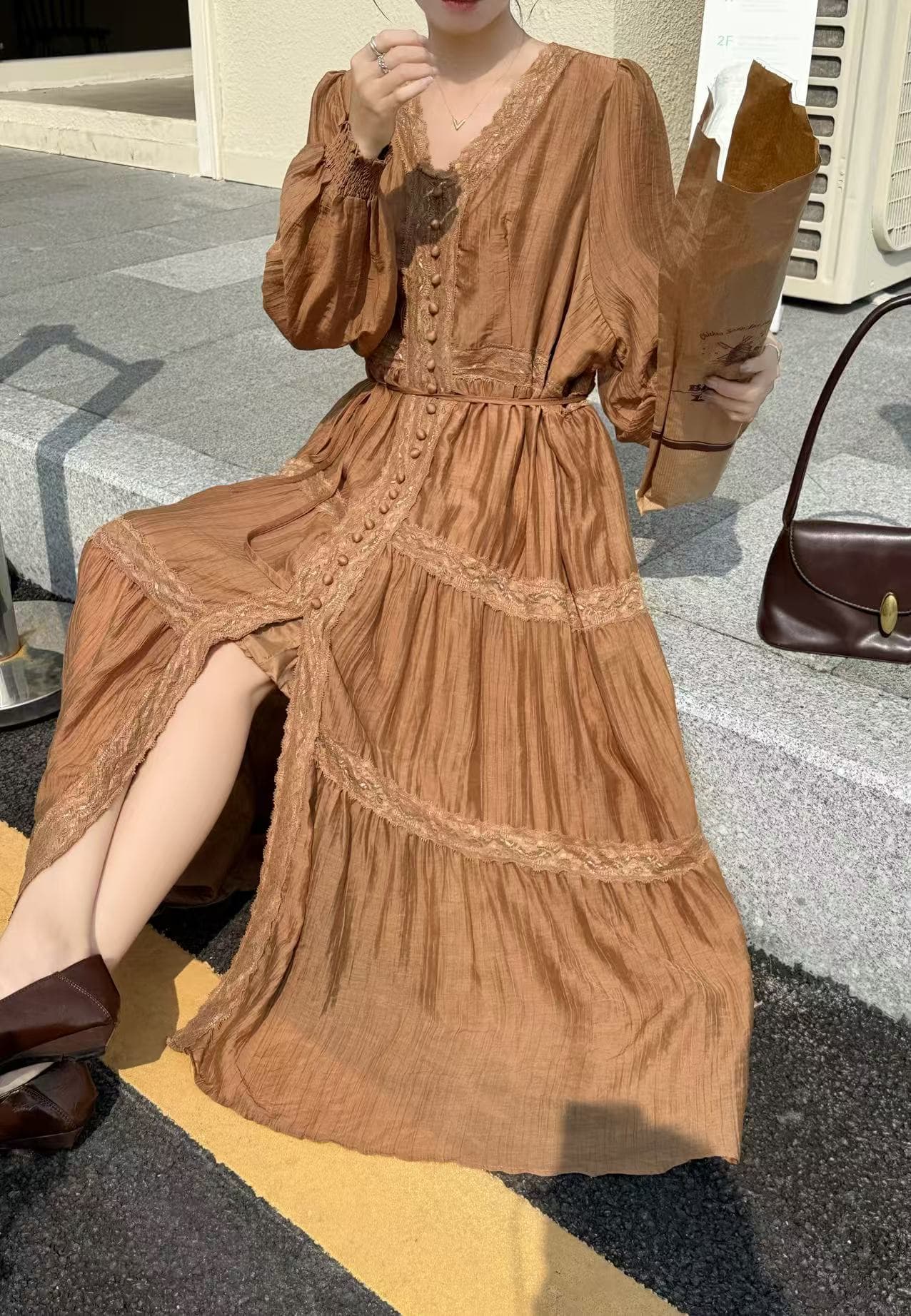실사 부드러운 바람 여성 드레스 프랑스식 고급 센스 우아함 V넥 레이스 조각 싱글 줄 버튼 롱 스커트 상세 이미지 16