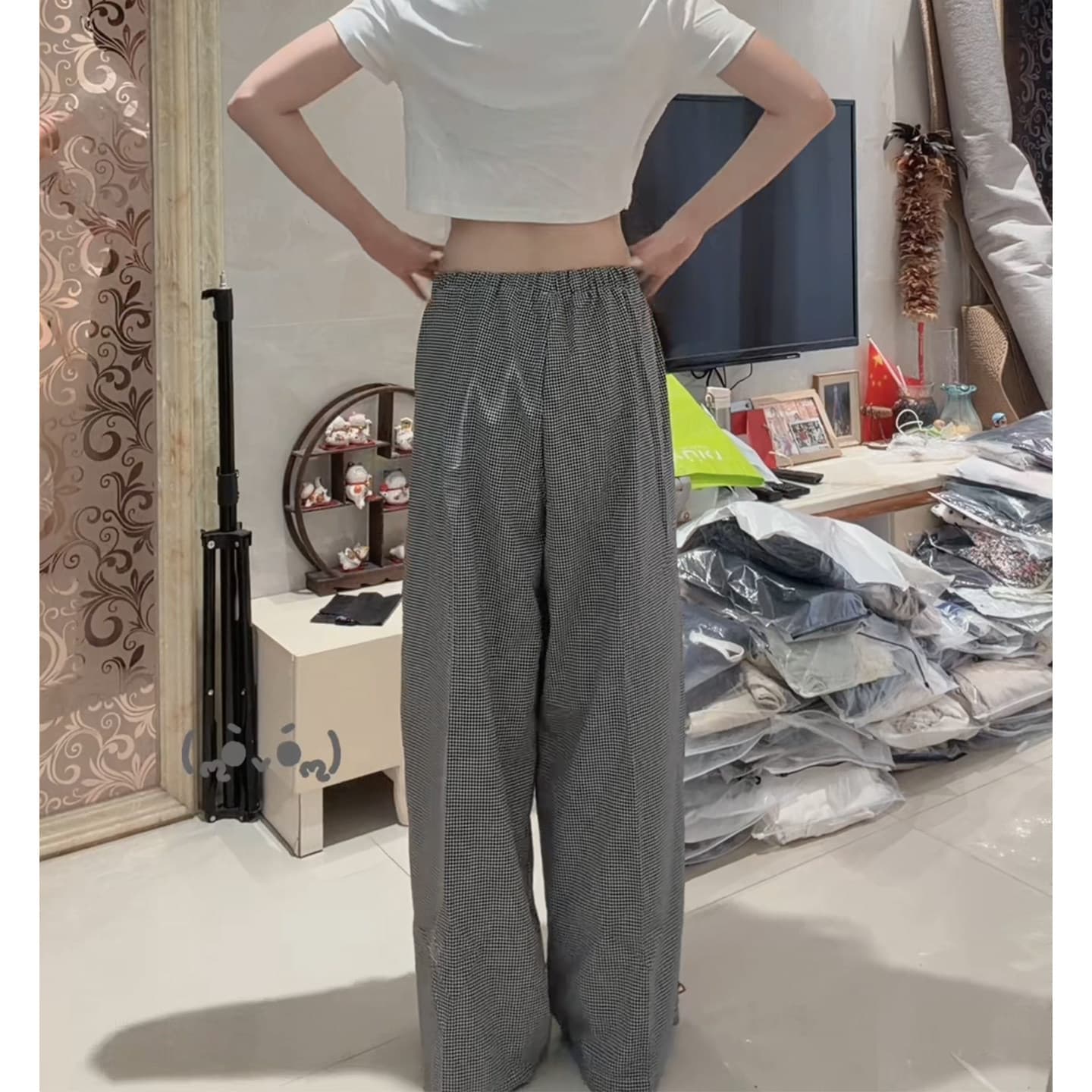 흑인과 백인 체크무늬 디자인 캐주얼 바지 여성 2026 봄 가을 새로운 패션 하이웨이스트 루즈핏 슬림해 보이는 도루 센스 와이드 레그 팬츠 어린이