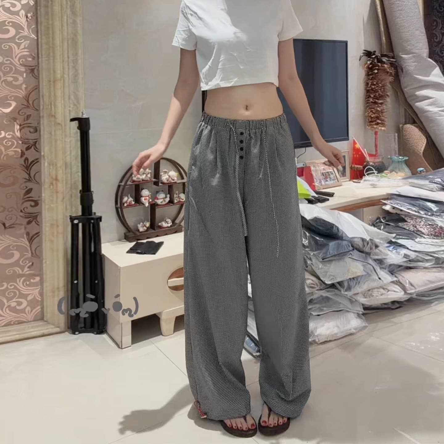 흑인과 백인 체크무늬 디자인 캐주얼 바지 여성 2026 봄 가을 새로운 패션 하이웨이스트 루즈핏 슬림해 보이는 도루 센스 와이드 레그 팬츠 어린이 상세 이미지 8