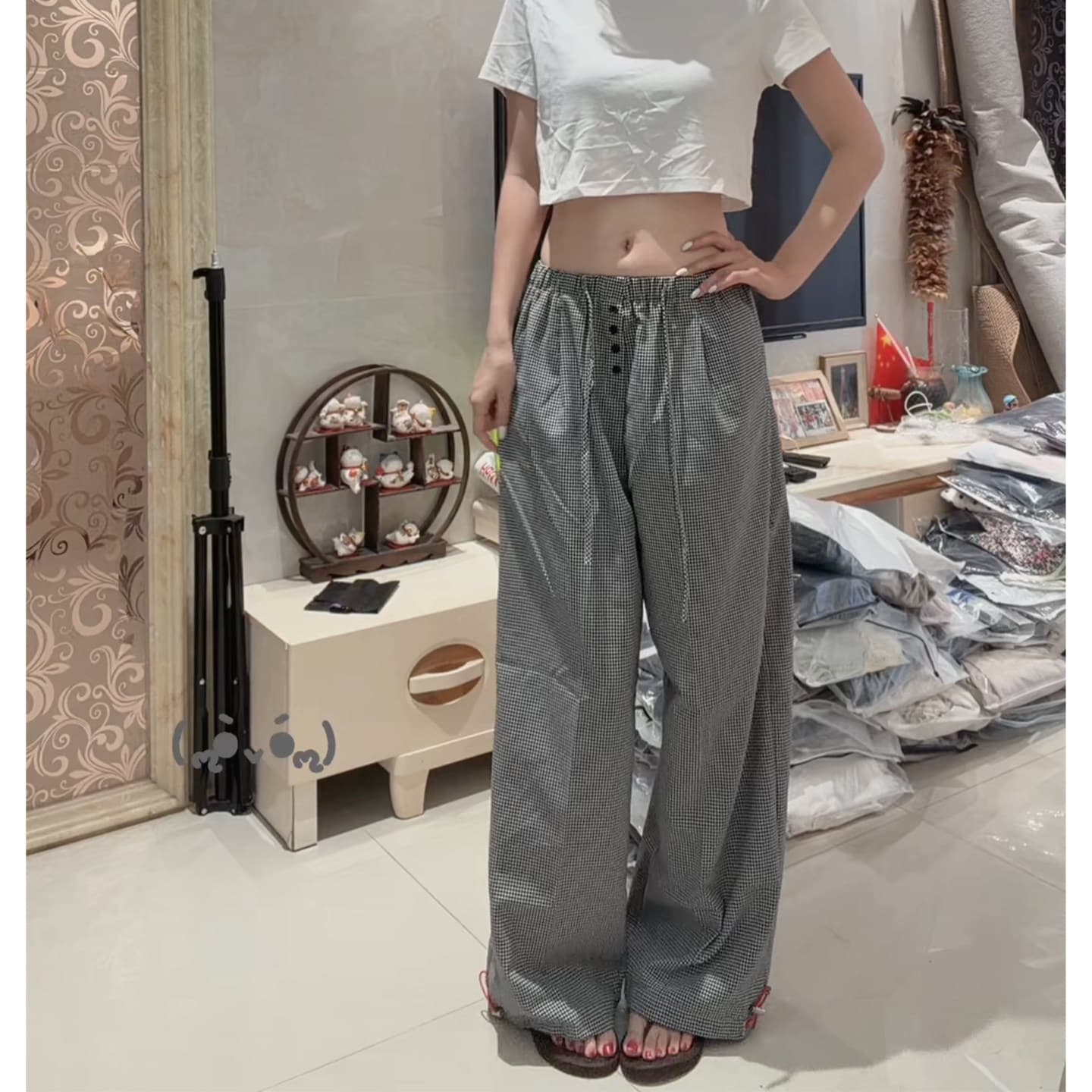 흑인과 백인 체크무늬 디자인 캐주얼 바지 여성 2026 봄 가을 새로운 패션 하이웨이스트 루즈핏 슬림해 보이는 도루 센스 와이드 레그 팬츠 어린이 상세 이미지 10