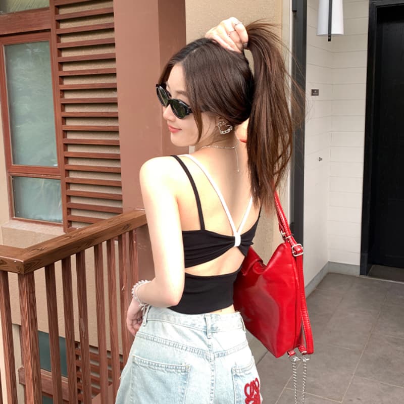 나비 매듭 홀로우 아웃 뒤로 하나 컵 캐미솔 페이크 레이어드 맨위 슬림해 보이는 한국 스타일 여름 새로운 아름다움 뒤로 이미지 2