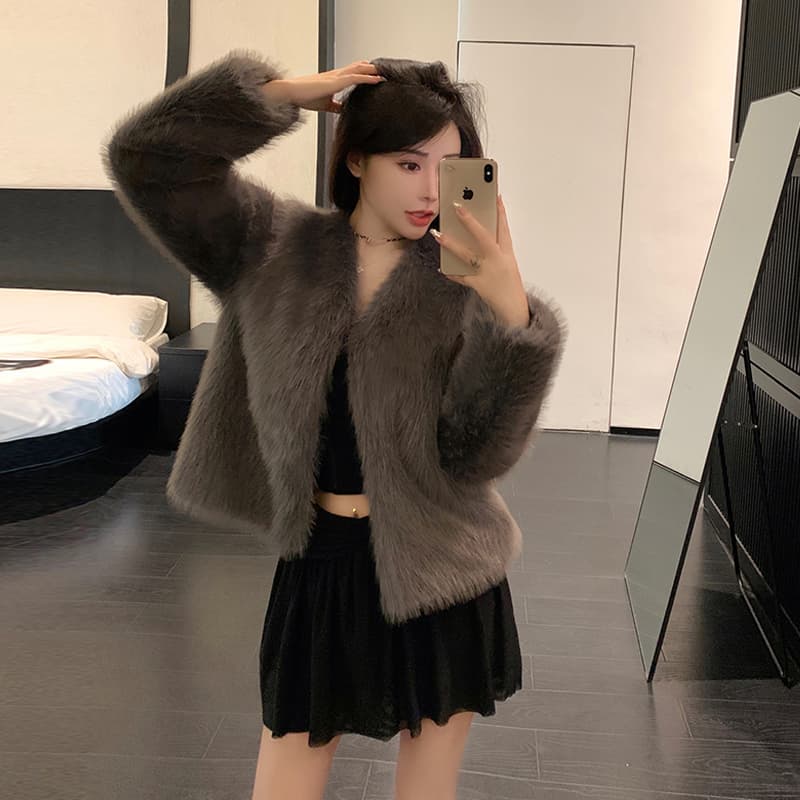 실사 한국 스타일 겨울 새로운 여우털 모피 재킷 여성 짧은 V넥 영 패션 다용도 인터넷 유명인 폭발