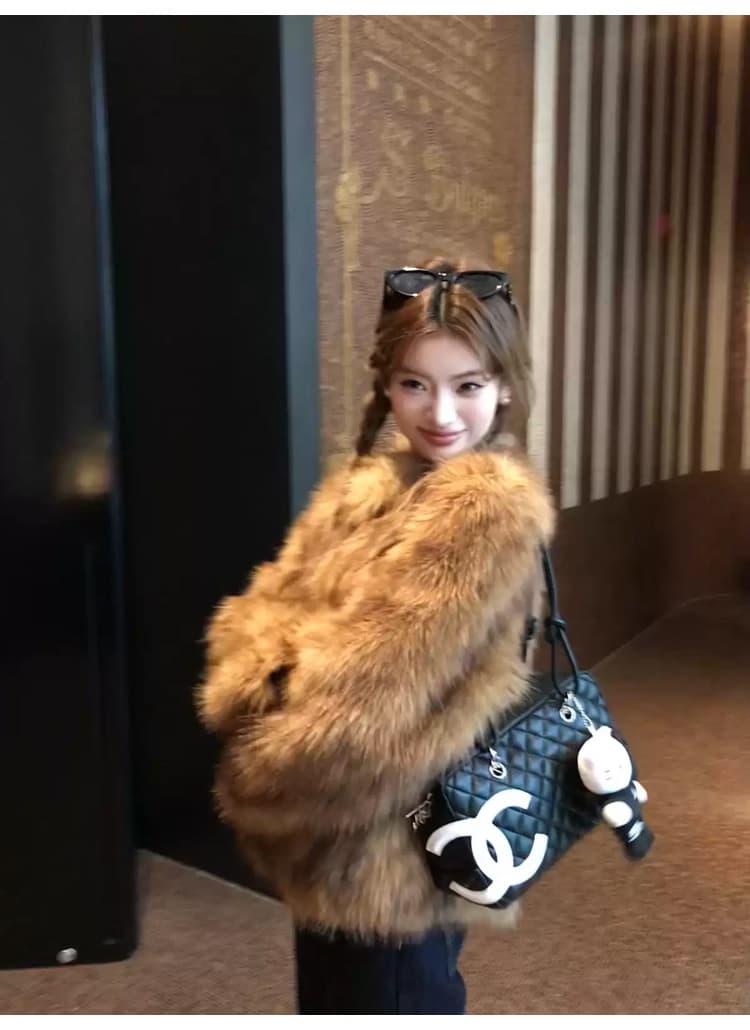 호박색 깃발 중년 헤일로 염색 서리 색상 작은 스탠드 칼라 쇼트 스타일 여우털 겨울 새로운 환경 보호 모피 여성 코트 상세 이미지 22