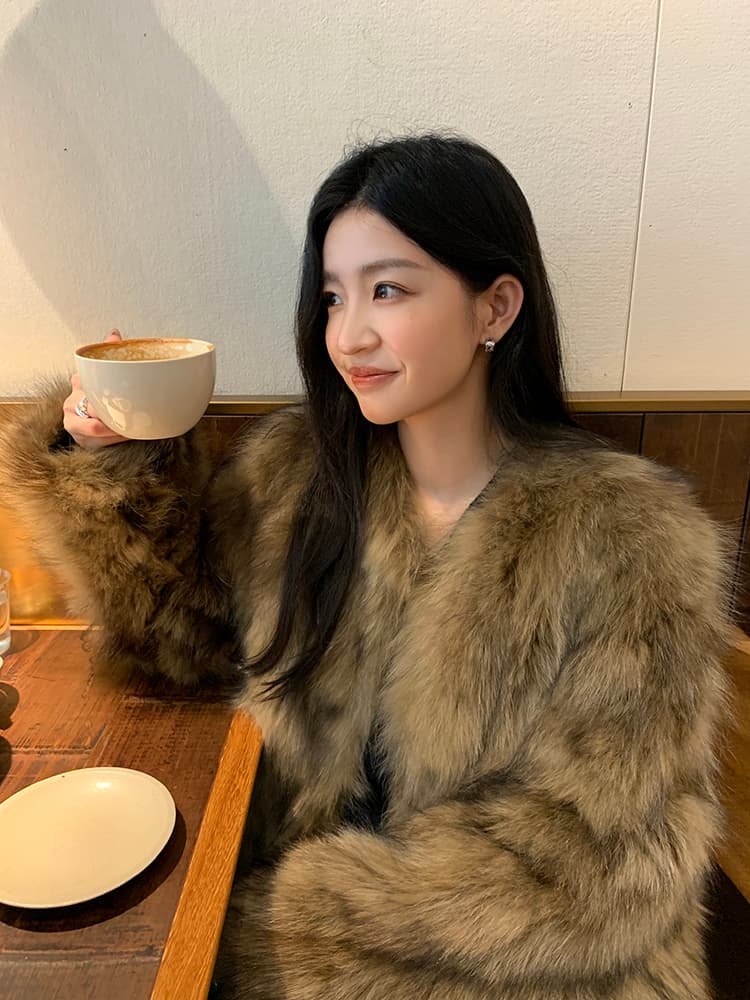 와니 안 중년 가져 오기 모방 너구리 모피 헤일로 염색 공예 여성 짧은 모피 재킷 겨울 환경 보호 모피 상세 이미지 8