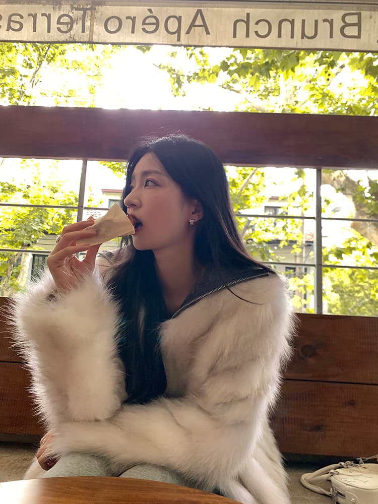 와니 안 중년 가져 오기 모방 너구리 모피 헤일로 염색 공예 여성 짧은 모피 재킷 겨울 환경 보호 모피 상세 이미지 11