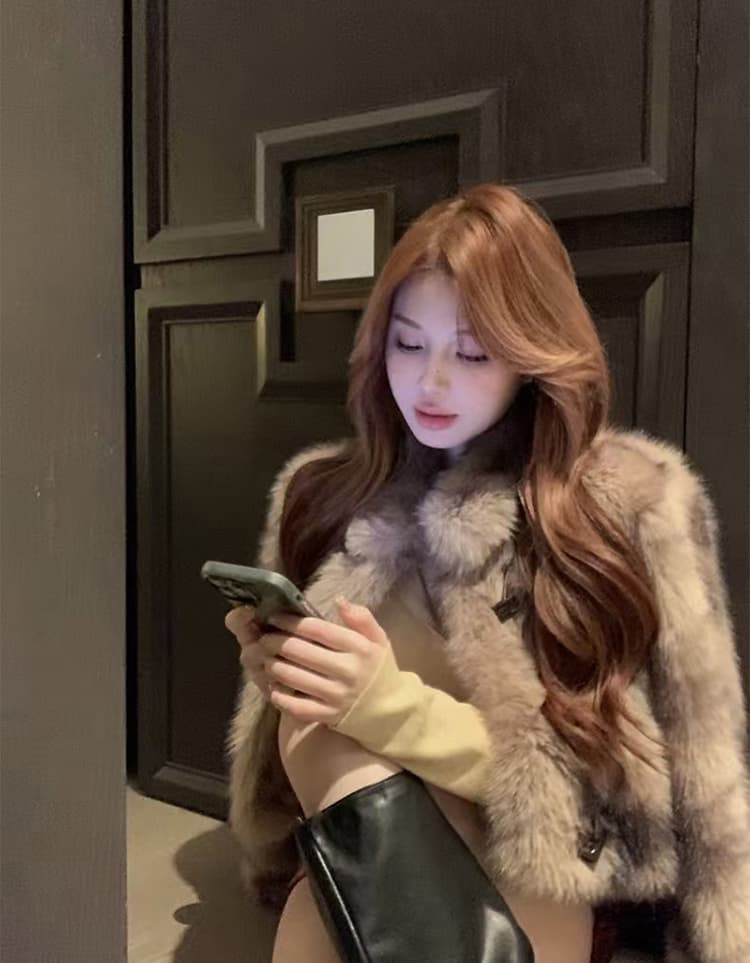 한국 스타일 겨울 환경 보호 레트로 작은 대중 환경 보호 모피 재킷 여성 짧은 소뿔 버클 품격 모피 반코트 상세 이미지 3