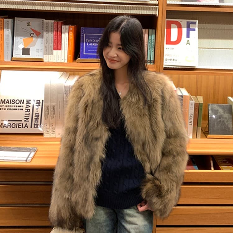 와니 안 중년 가져 오기 모방 너구리 모피 헤일로 염색 공예 여성 짧은 모피 재킷 겨울 환경 보호 모피 이미지 2
