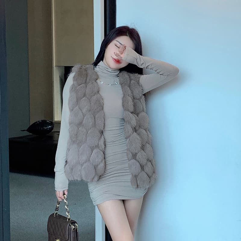 실사 한국 스타일 겨울 새로운 모방 여우털 모피 베스트 어깨 여성 품격 마술 광장 슬림해 보이는 조끼 자켓 이미지 3