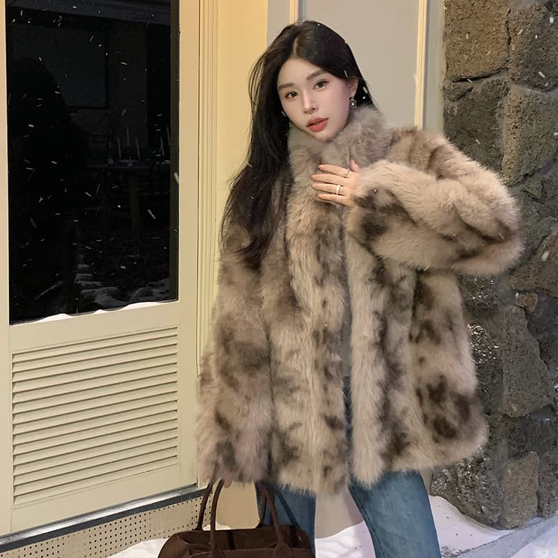 실사 한국 스타일 겨울 새로운 스탠드 칼라 세련된 모방 여우털 중간 길이 렌더링 환경 보호 모피 여성 코트 이미지 2