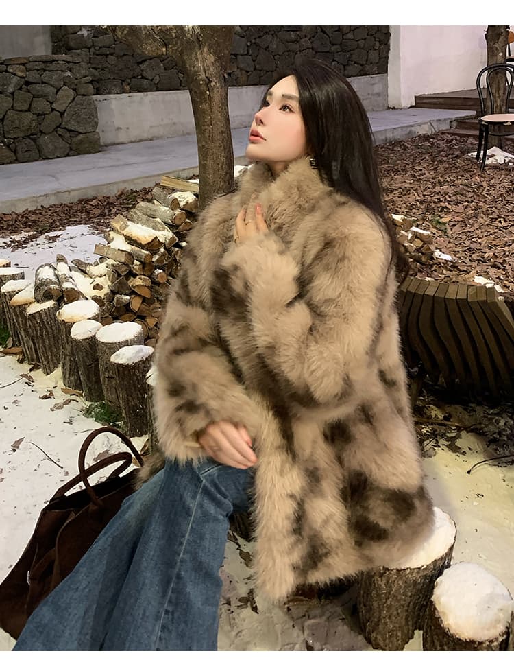 실사 한국 스타일 겨울 새로운 스탠드 칼라 세련된 모방 여우털 중간 길이 렌더링 환경 보호 모피 여성 코트 상세 이미지 16