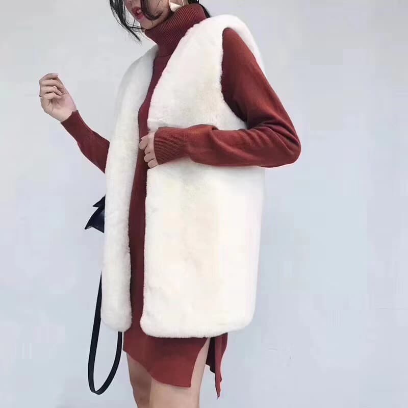 가을 겨울 새로운 미니멀리즘 패션 모방 렉스 토끼 털 모피 조끼 여자 중간 길이 재킷 환경 보호 모피 조끼 여성 이미지 5