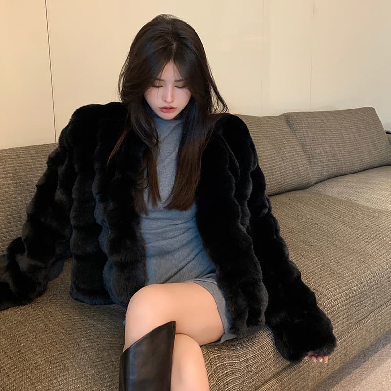 실사 겨울 새로운 미니멀리즘 한국 스타일 다용도 모방 렉스 토끼 털 코트 수달 털털 쇼트 스타일 모조 모피 여성 코트 이미지 3