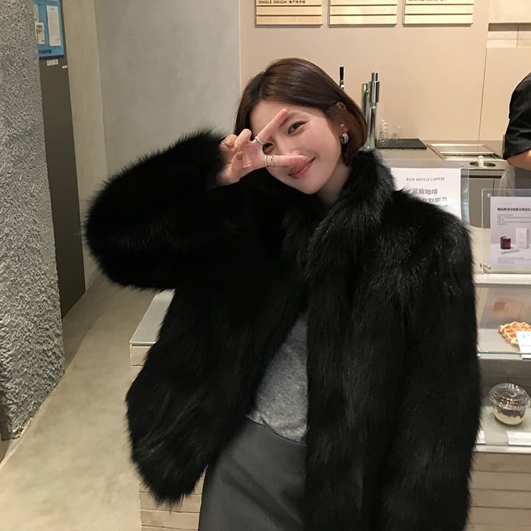 고급 환경 보호 여우털 모피 여성 코트 겨울 쇼트 스타일 새로운 두꺼운 모방 더블 색상 점진적 염색 털이 많은 코트 이미지 4