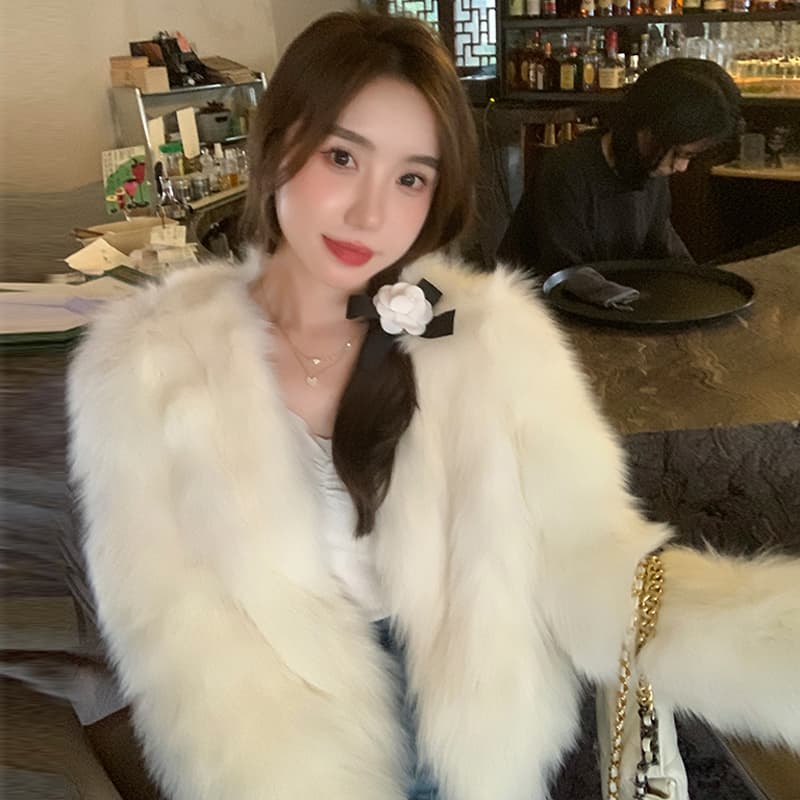 안개가 자욱한 소녀 겨울 새로운 모방 여우털 모피 영 섹션 솜을 넣은 두꺼운 환경 보호 모피 여성 코트 이미지 5