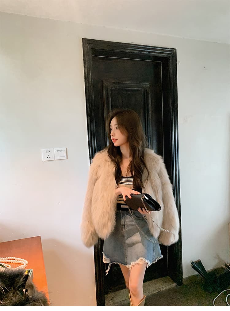 안개가 자욱한 소녀 겨울 새로운 모방 여우털 모피 영 섹션 솜을 넣은 두꺼운 환경 보호 모피 여성 코트 상세 이미지 10
