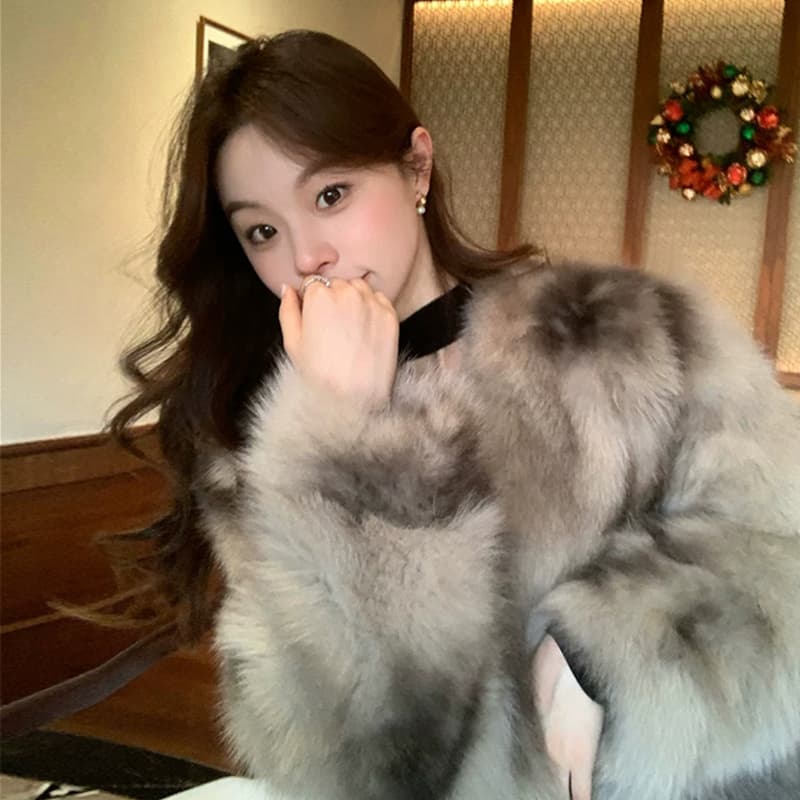 빛 우유 코코아 폭스 세 색 후광 염색 모방 폭스 배 털 겨울 주간 레이디 환경 보호 여우털 모피 여성 코트 이미지 5