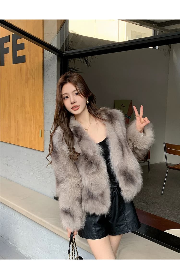 빛 우유 코코아 폭스 세 색 후광 염색 모방 폭스 배 털 겨울 주간 레이디 환경 보호 여우털 모피 여성 코트 상세 이미지 8
