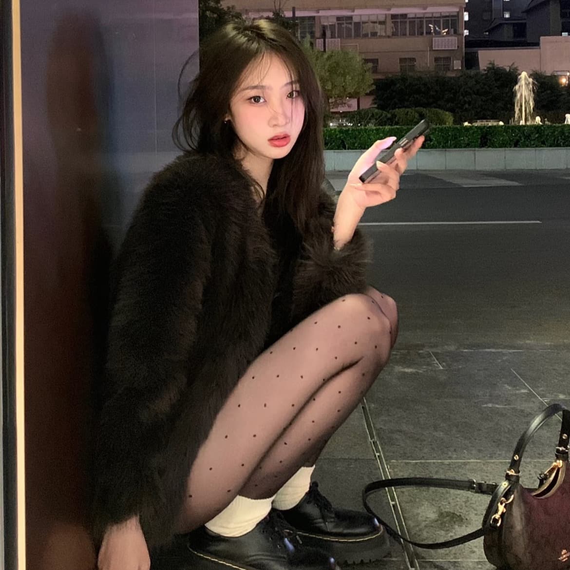 모카 브라운 환경 보호 수달 모피 여성 코트 겨울 새로운 쇼트 스타일 패션 모방 여우털 플리스 단색 맨위 이미지 2