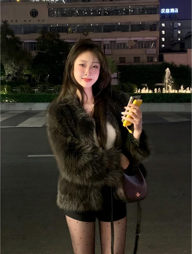 모카 브라운 환경 보호 수달 모피 여성 코트 겨울 새로운 쇼트 스타일 패션 모방 여우털 플리스 단색 맨위 상세 이미지 2