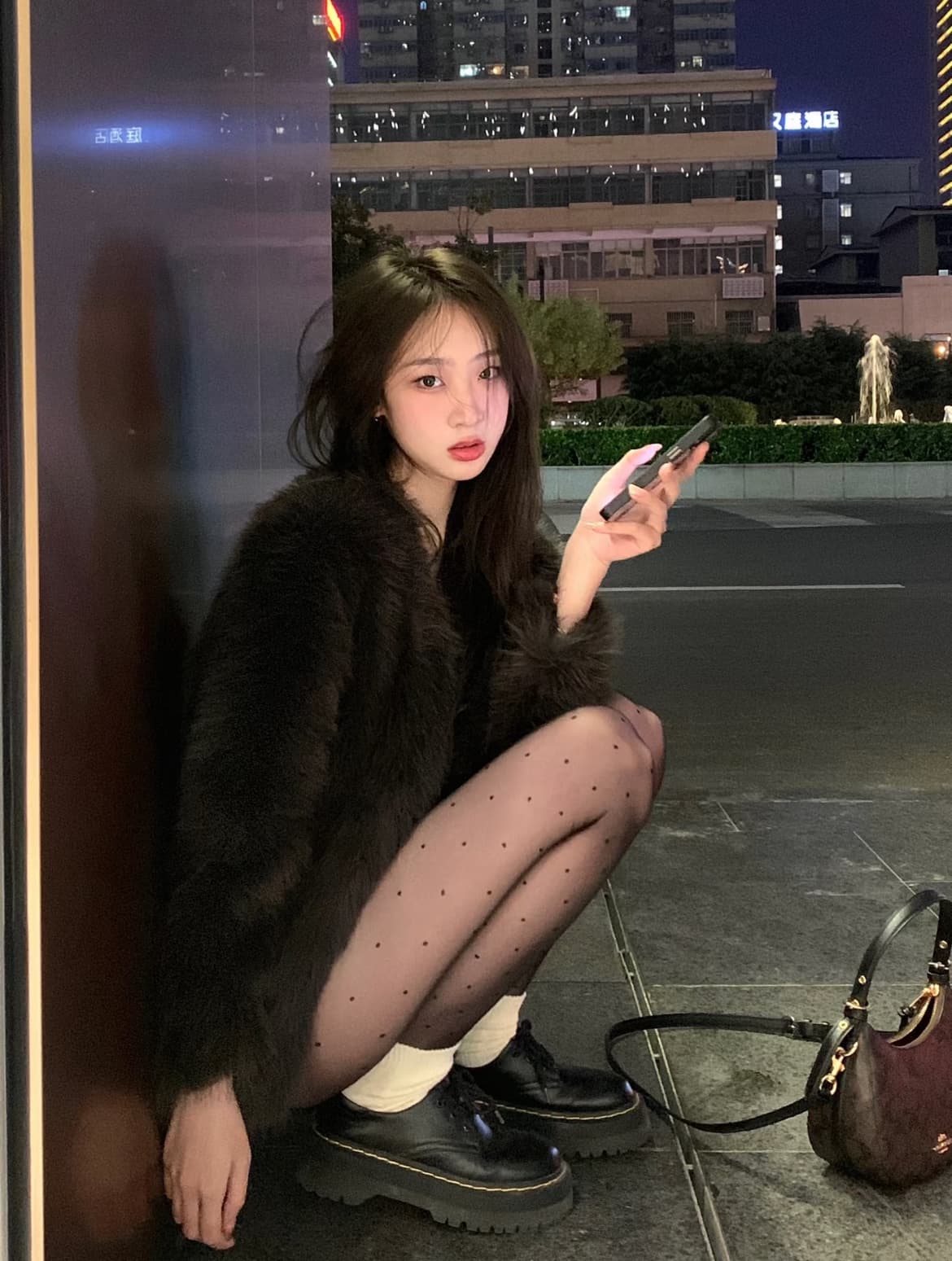 모카 브라운 환경 보호 수달 모피 여성 코트 겨울 새로운 쇼트 스타일 패션 모방 여우털 플리스 단색 맨위 상세 이미지 3