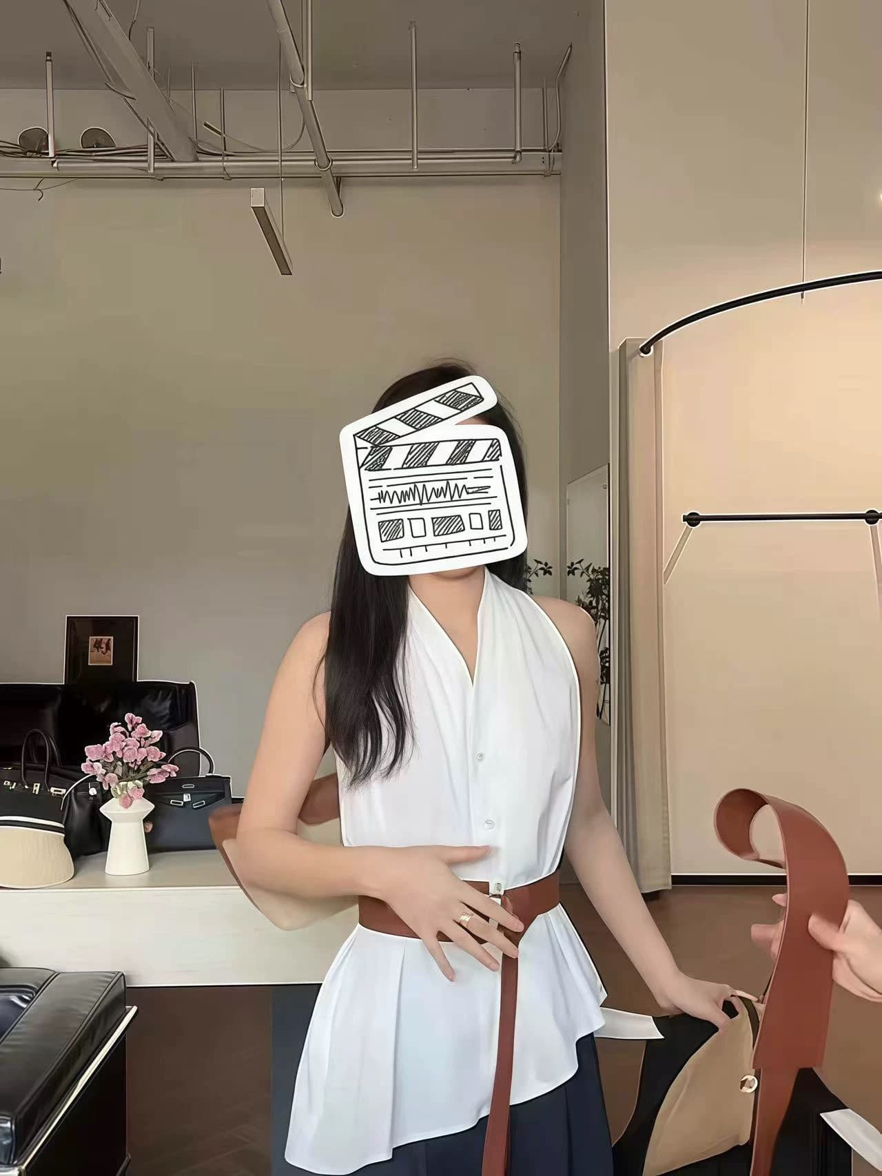 프랑스식 행침 목 V넥 민소매 여성 셔츠 오프숄더 맨위 벨트 포함 하이웨이스트 다용도 청바지 세트 이미지 2