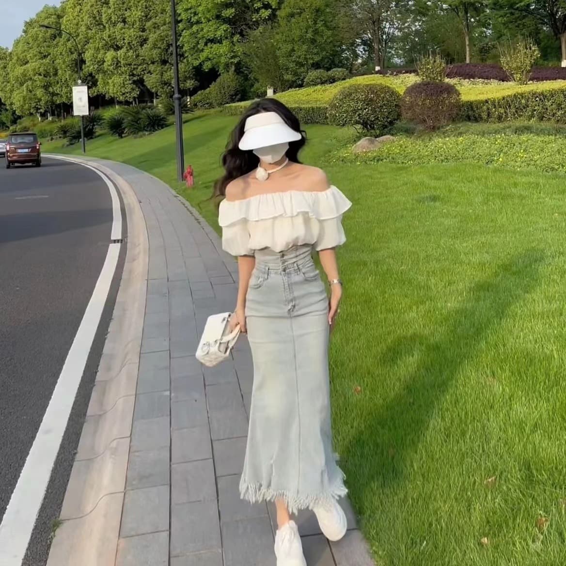 디자인 섹션 여름 허리 수축 술 밝은색 데님 인어 꼬리 스커트 프릴 오프숄더 맨위 데님 세트 이미지 5