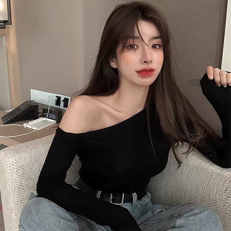 새로운 오프숄더 긴팔 티셔츠 여성 2026 봄 새로운 섹시함 핫걸 몸매 가꾸기 슬림해 보이는 오프숄더 Chic 맨위 상세 이미지 1