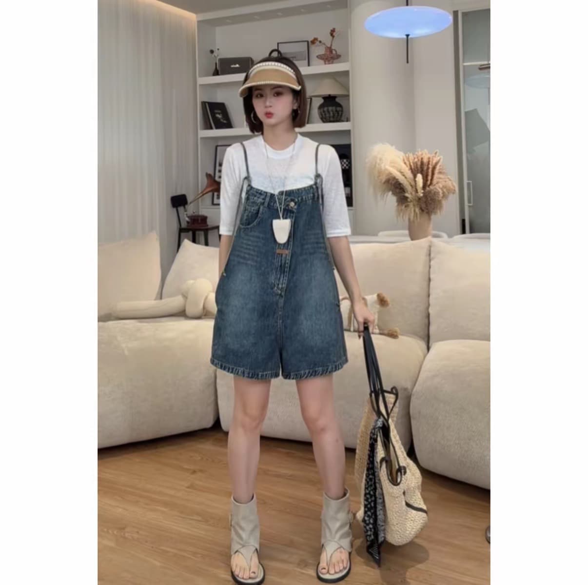 새로운 데님 멜빵 바지 불규칙 부드러운 데님 레트로 연령 감소 슬림해 보이는 멜빵 반바지 이미지 3