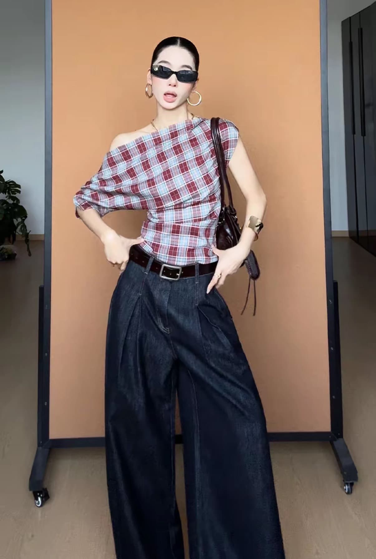 새로운 체크무늬 비스듬한 자르다 아메리칸 레트로 슬림해 보이는 반팔 비스듬한 어깨 의류 고급 센스 넓은 다리 청바지 세트 상세 이미지 2