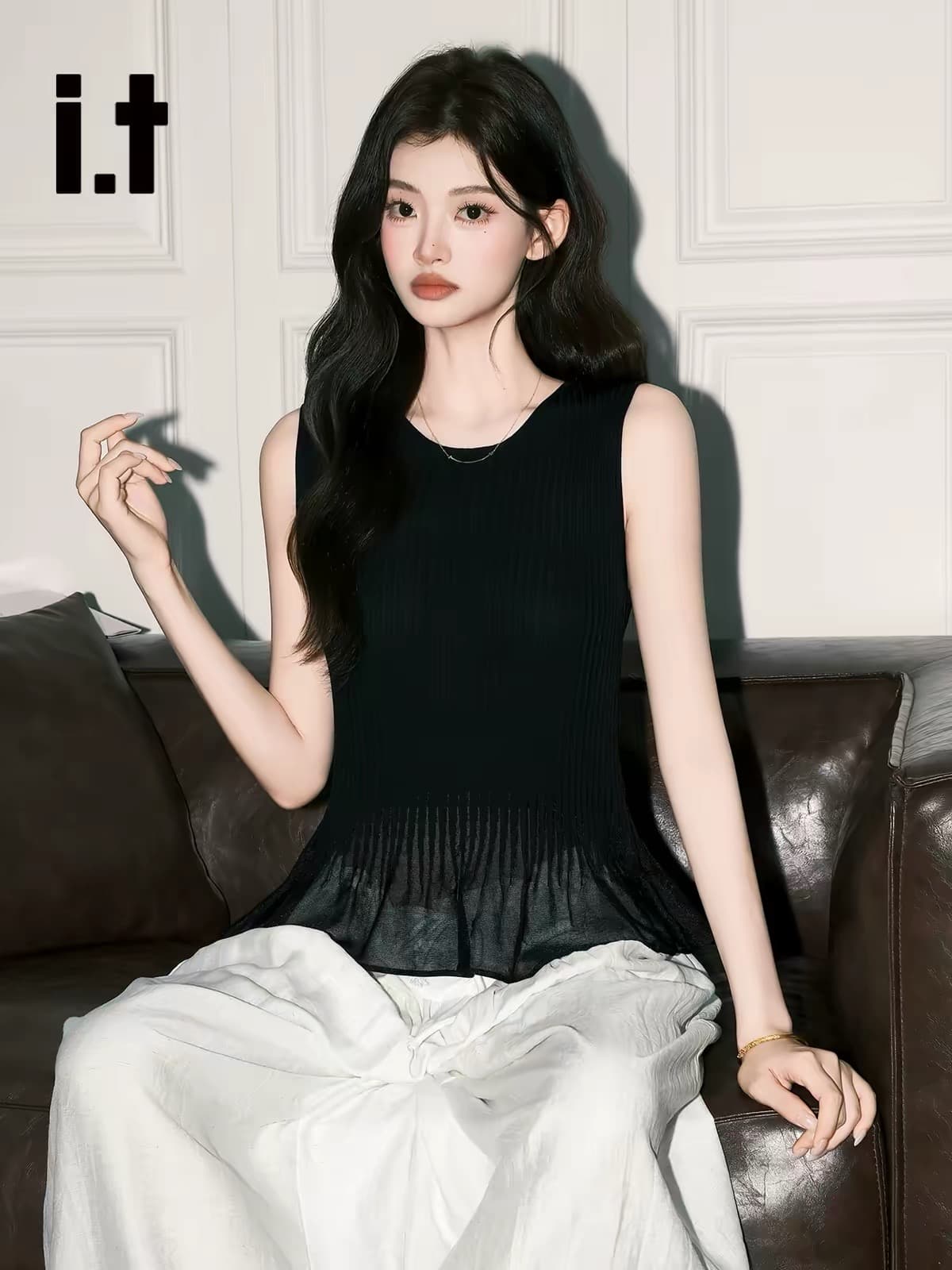 고급 센스 검정색 라운드 넥 니트 티셔츠 여성 프랑스식 프릴 슬림해 보이는 조끼 맨위