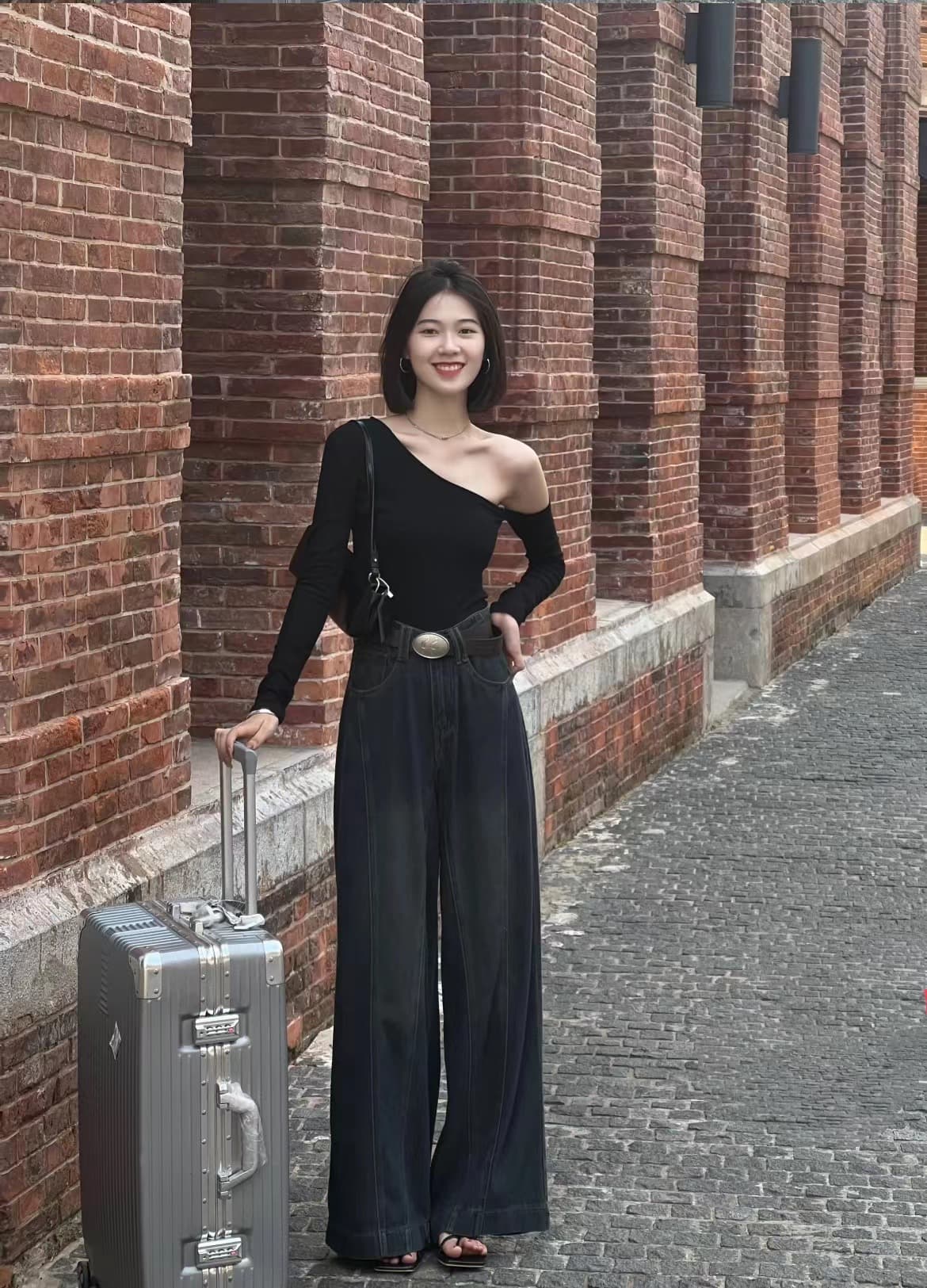 새로운 디자인 센스 비스듬한 어깨 검정색 긴팔 기본 셔츠 상세 이미지 5