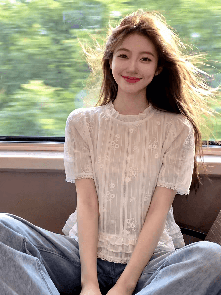 달콤한 스타일 자수 반팔 셔츠 여성 의류 여름 새로운 디자인 센스 셔츠 프릴 거품 소매 라운드 넥 맨위