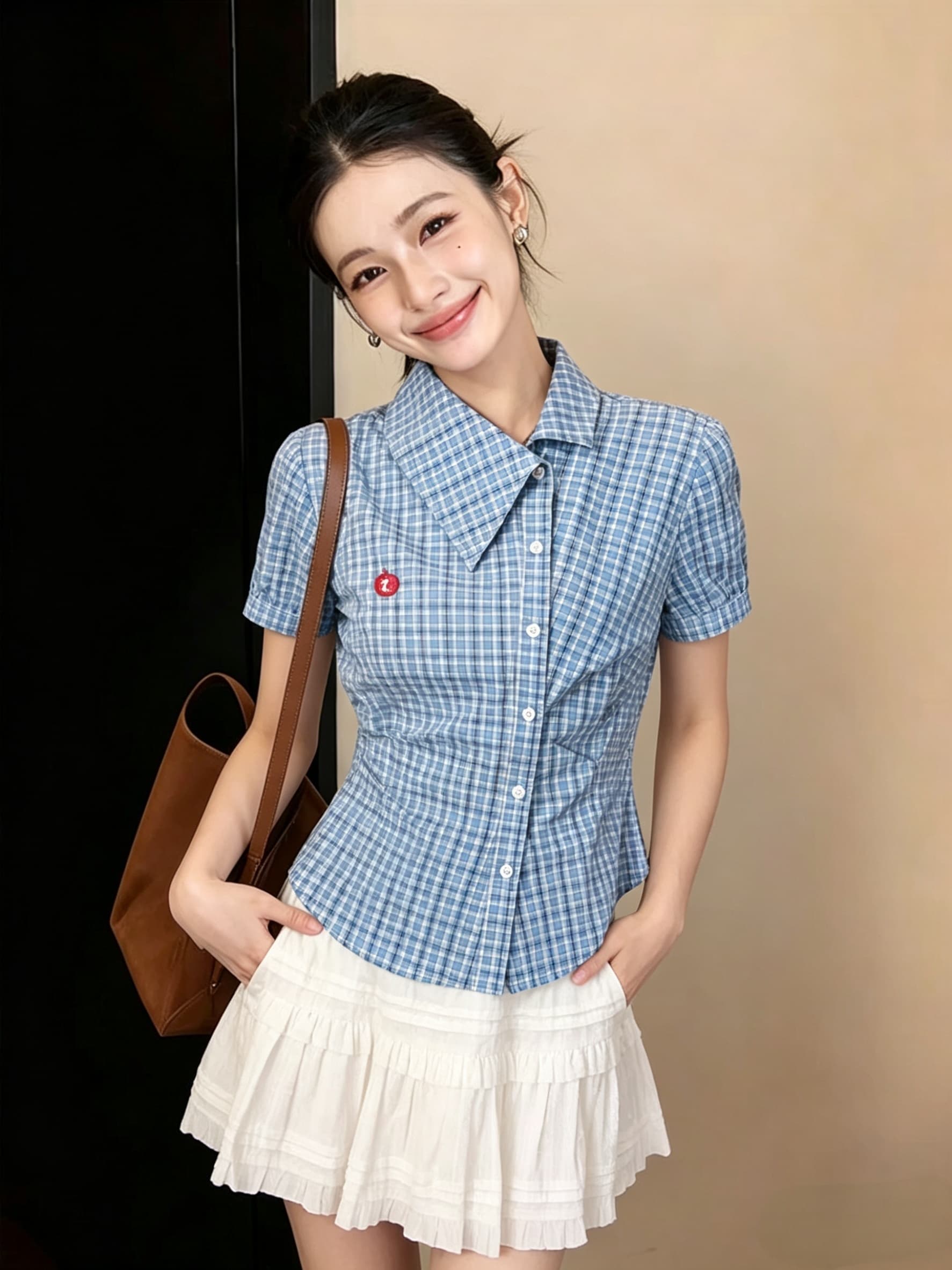 부드러운 부서 아메리칸 2026 여름 새로운 슈퍼 잘 생긴 비스듬한 칼라 몸매 가꾸기 격자 무늬 셔츠 비대칭 여성 셔츠