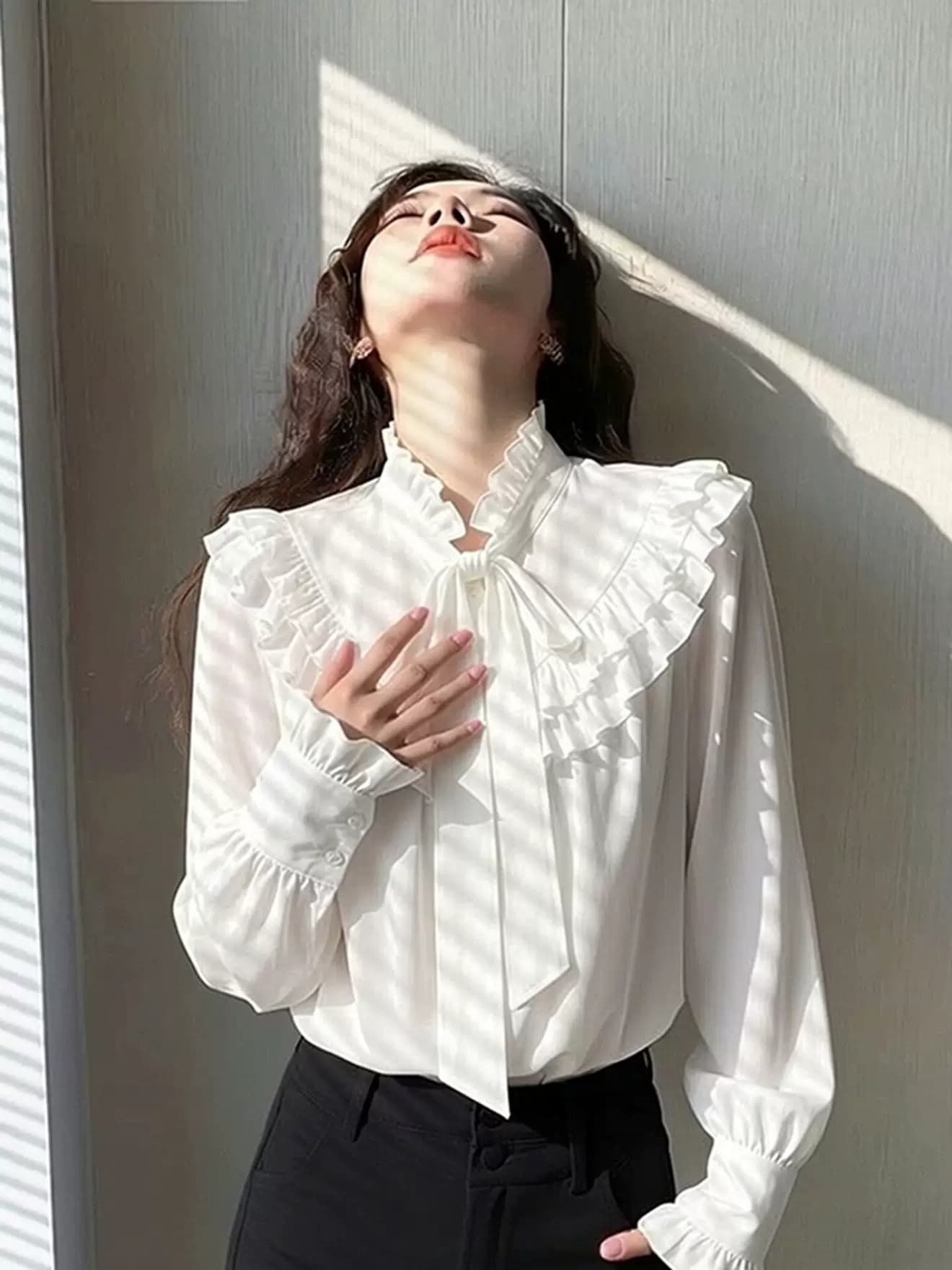 프랑스식 프릴 화이트 리본 여성 셔츠 2026 가을 스탠드 칼라 궁정 바람 거품 소매 긴팔 맨위 상세 이미지 3